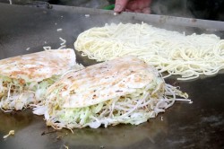 お好み村「新ちゃん」のスペシャル焼き