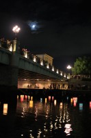 広島元安川の灯籠流し