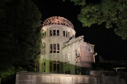夜の原爆ドーム
