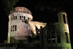 夜の原爆ドーム