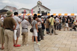 牛肉サミットの行列