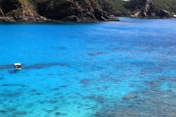 渡嘉敷島、離れ島から見た海