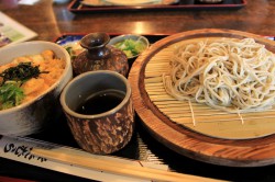 お食事処きたむらの手打ちそばとミニ玉丼