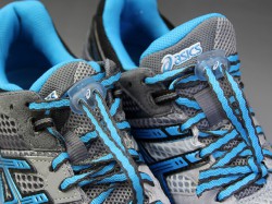 シューレースストッパー