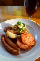 ソーセージ盛り合わせ