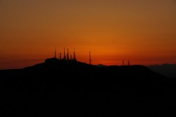 王が頭に沈む夕陽