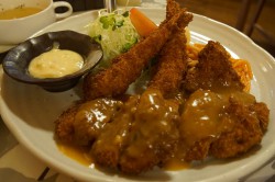 洋食の赤ちゃんのヘレカツセット