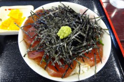海人食堂のマグロづけ丼