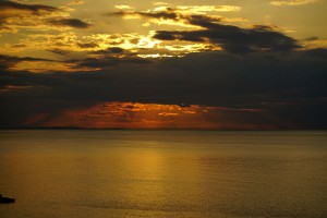 知床オロンコ岩から見る夕日