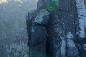 知床観光クルーズ こけし岩