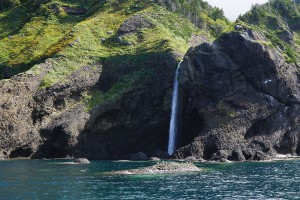 知床観光クルーズ カシュニの滝