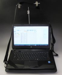 立ったままパソコンを使う